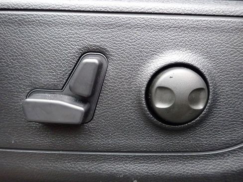 New 2026 RAM 1500 4x4 Crew Cab image 17