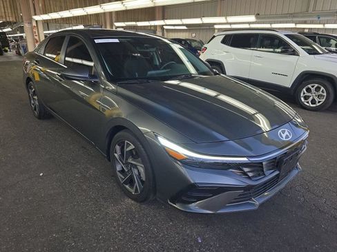 Used 2024 Hyundai Elantra SEL w/ Convenience Package FWD image 4