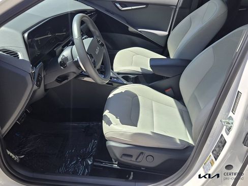 Certified 2023 Kia Niro EX Touring FWD image 10