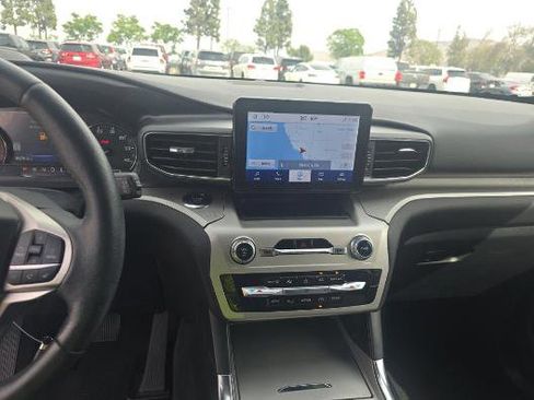 Used 2022 Ford Explorer XLT w/ Equipment Group 202A image 11