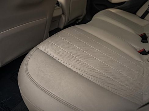 Used 2020 Mercedes-Benz E 450 4MATIC Sedan image 33