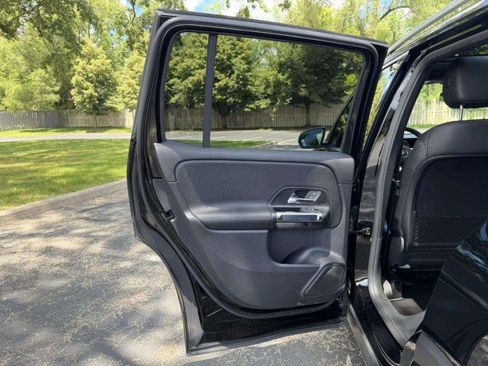 Used 2023 Mercedes-Benz GLB 250 4MATIC image 23