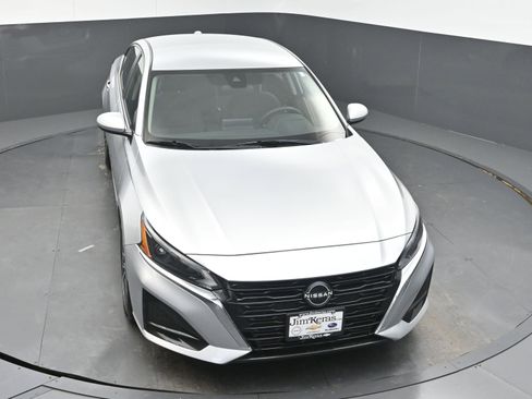 Used 2023 Nissan Altima 2.5 SV image 32