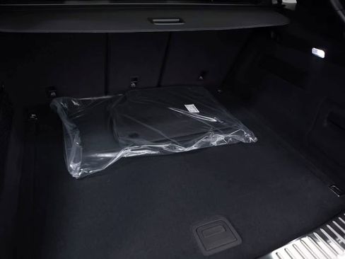 Certified 2026 Porsche Cayenne AWD/4WD image 37