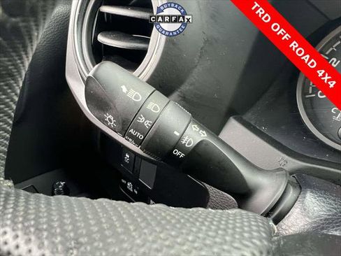 Certified 2022 Toyota Tacoma TRD Off-Road image 26