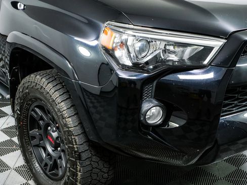 Used 2018 Toyota 4Runner SR5 Premium AWD/4WD image 35