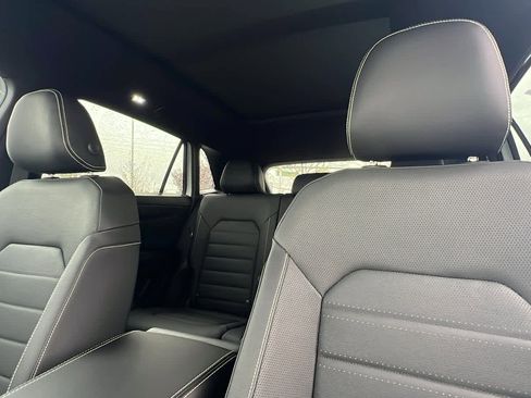 New 2026 Volkswagen Atlas Cross Sport SEL R-Line AWD/4WD image 11
