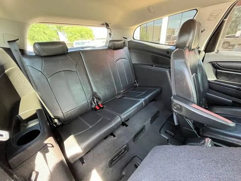 Used 2014 Chevrolet Traverse LT FWD image 17