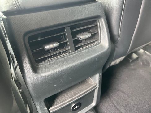 Used 2024 Ford Edge SEL image 24