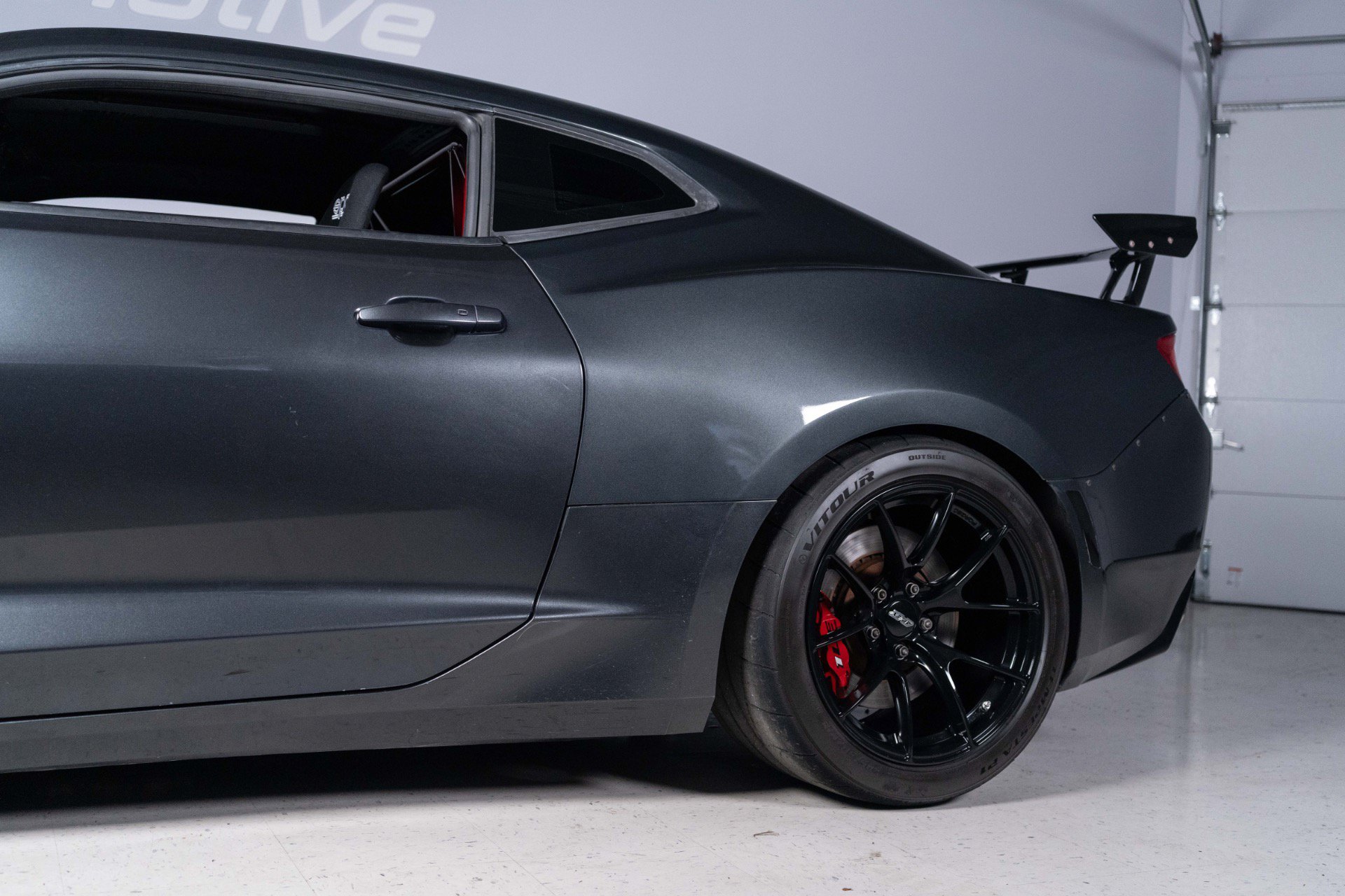 Used 2018 Chevrolet Camaro SS RWD image 9
