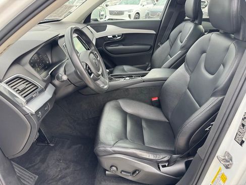 Used 2018 Volvo XC90 T5 Momentum w/ Convenience Package image 8