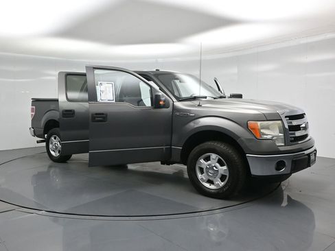 Used 2013 Ford F150 XLT w/ Mid Equipment Group image 29