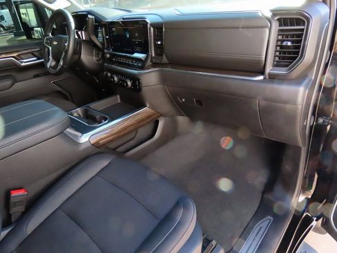 Used 2025 Chevrolet Silverado 2500 LT w/ Safety Package image 13