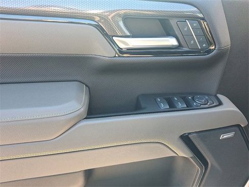 Used 2022 Chevrolet Silverado 1500 ZR2 w/ Technology Package image 12