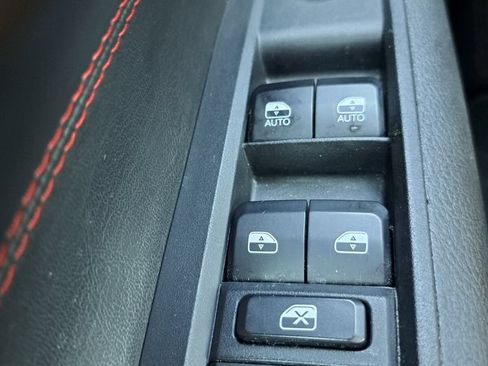 Used 2024 Jeep Compass Trailhawk AWD/4WD image 16