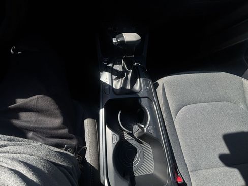 Used 2025 Kia K4 LXS image 41