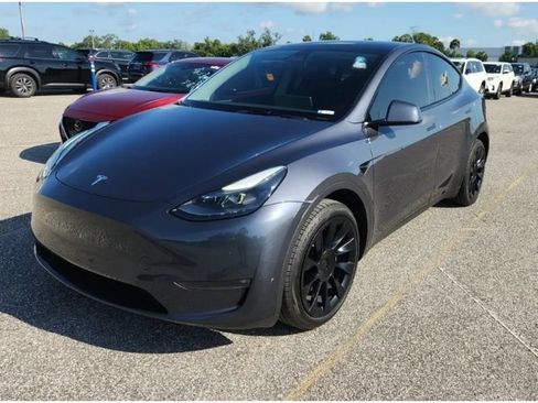 Used 2023 Tesla Model Y Long Range AWD/4WD image 1