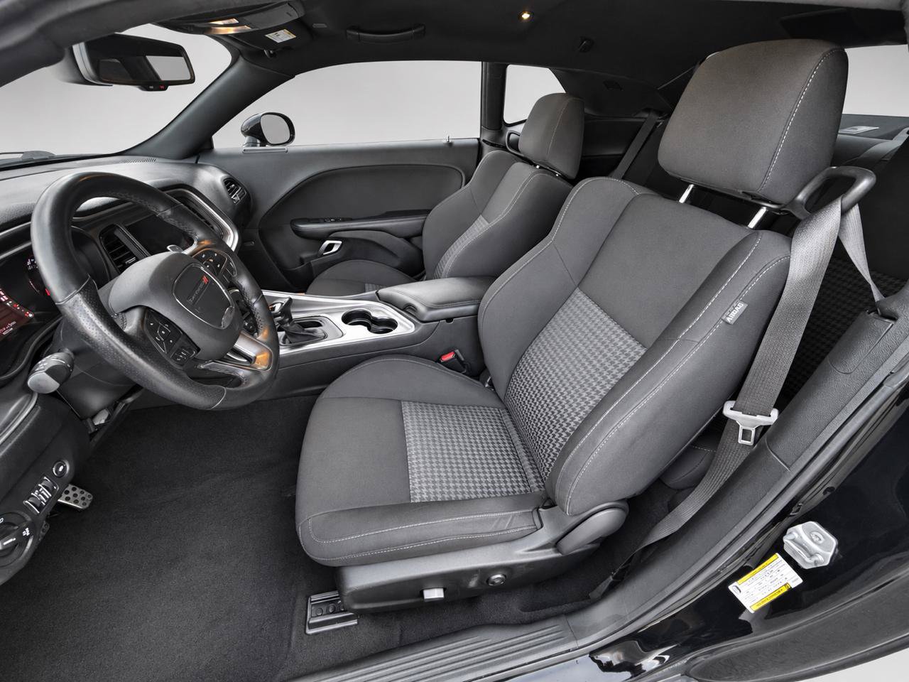 Used 2019 Dodge Challenger R/T RWD image 9