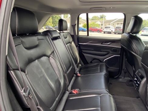 Used 2022 Jeep Grand Cherokee Limited image 24