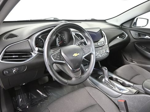 Used 2017 Chevrolet Malibu LT image 22