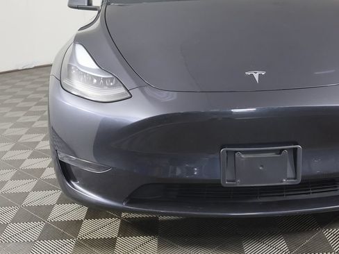 Used 2024 Tesla Model Y Long Range RWD image 15