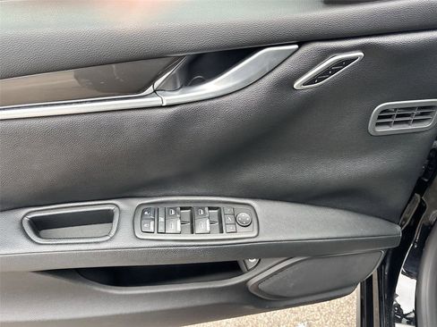 Used 2015 Maserati Ghibli image 18