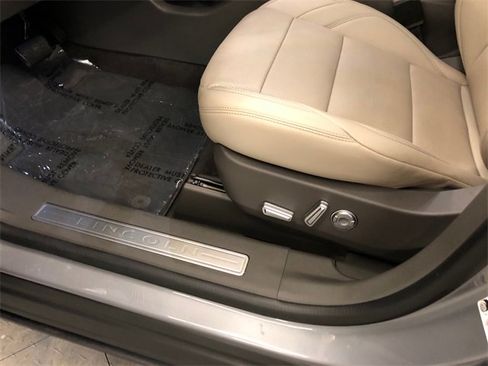 Used 2024 Lincoln Nautilus Premier w/ Equipment Group 102A image 18