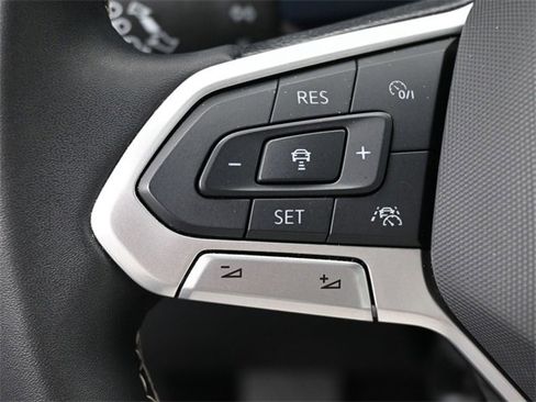 Used 2024 Volkswagen Taos SE image 17