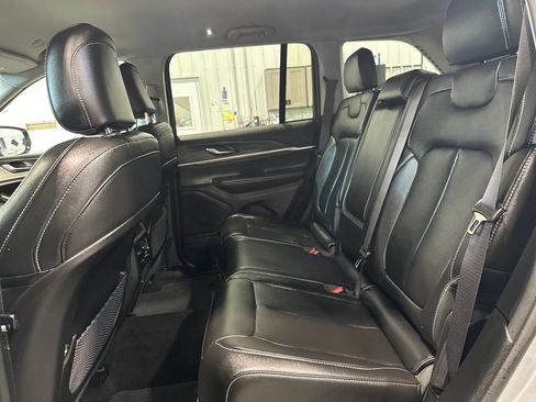 Used 2024 Jeep Grand Cherokee Limited AWD/4WD image 30