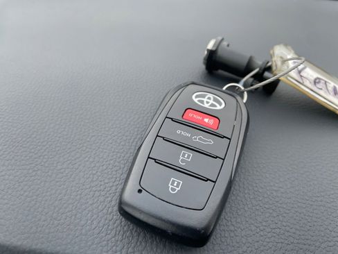 Used 2025 Toyota Grand Highlander FWD image 23