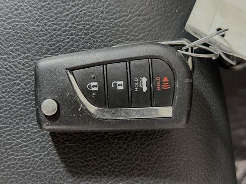 Used 2024 Toyota Camry SE image 34