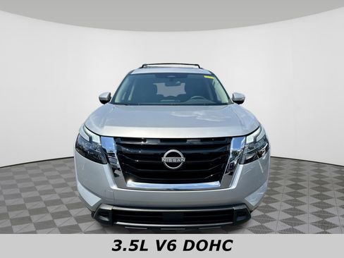 New 2025 Nissan Pathfinder SV w/ SV Premium Package image 12