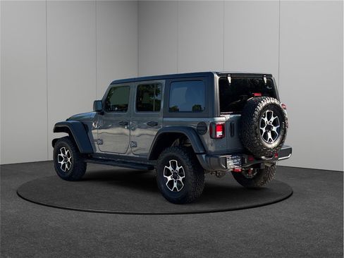 Used 2023 Jeep Wrangler Unlimited Rubicon w/ Cold Weather Group AWD/4WD image 7