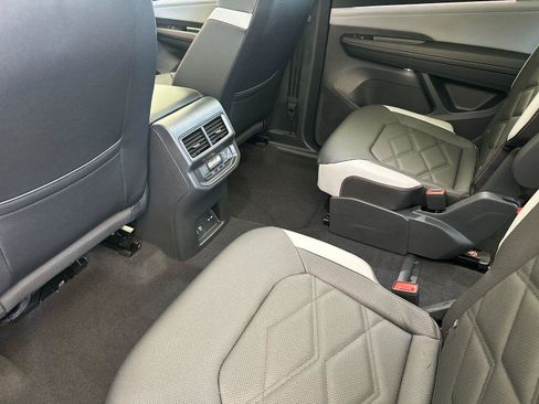 New 2026 Volkswagen Atlas Peak Edition AWD/4WD image 11