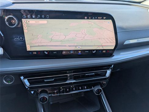 New 2026 Chevrolet Traverse LT image 24