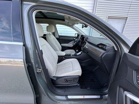 Used 2024 Audi Q3 2.0T Premium Plus w/ Premium Plus Package image 46