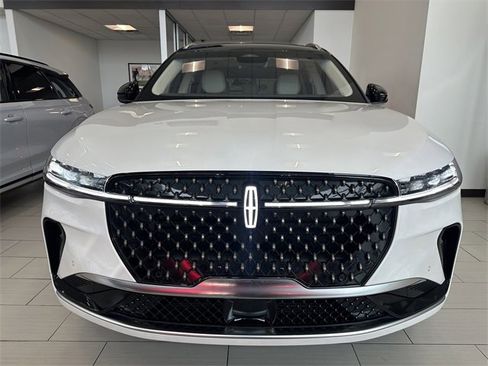 Certified 2024 Lincoln Nautilus Black Label image 2