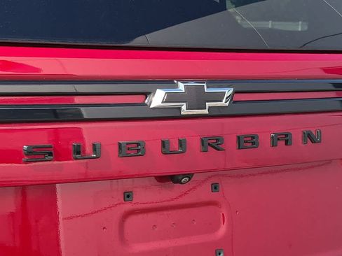Used 2024 Chevrolet Suburban Z71 w/ Luxury Package AWD/4WD image 21