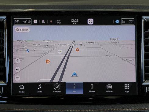 Used 2023 Chrysler Pacifica Pinnacle FWD image 14