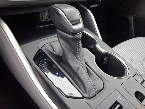 Used 2023 Toyota Highlander LE image 17