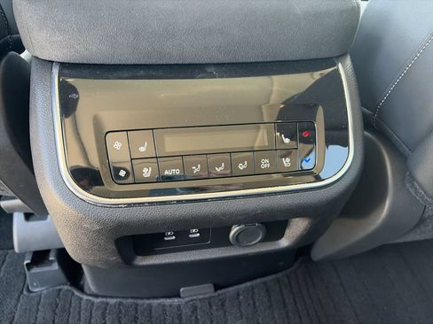Used 2025 INFINITI QX80 Luxe RWD image 28