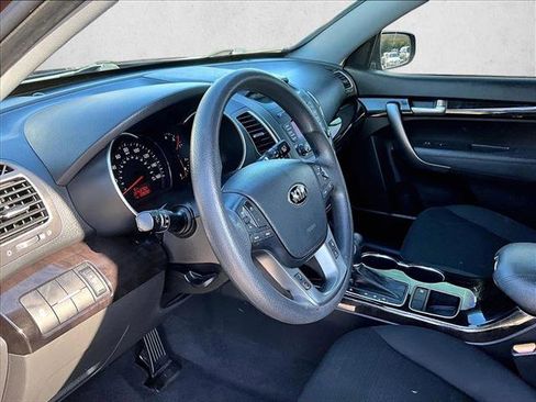 Used 2014 Kia Sorento LX FWD image 14