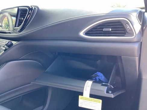 New 2026 Chrysler Pacifica Limited image 40