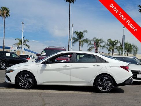 Used 2025 Hyundai Elantra Sport FWD image 29