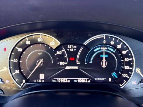 Used 2018 BMW 530e xDrive image 26