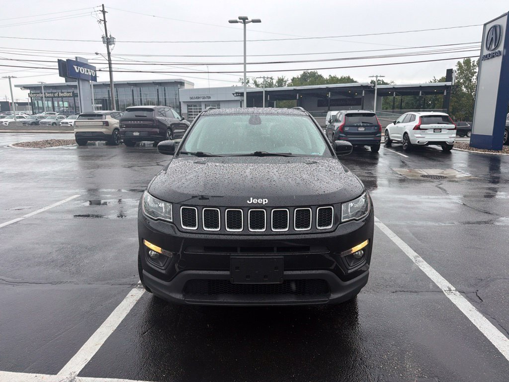 Used 2018 Jeep Compass Latitude w/ Popular Equipment Group AWD/4WD image 2