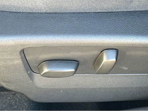 Certified 2022 Buick Envision Essence w/ Technology Package II image 36