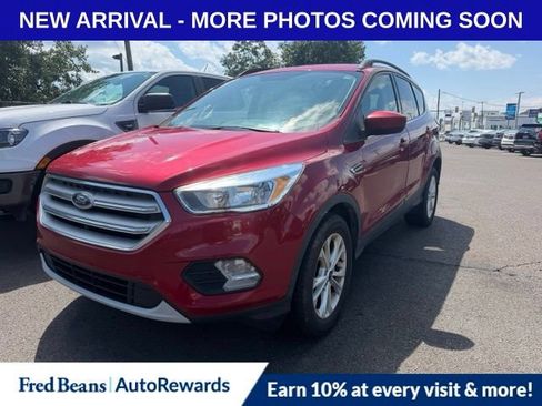 Used 2018 Ford Escape SE w/ SE Sync 3 Package AWD/4WD image 3
