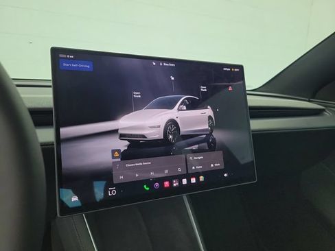 Used 2026 Tesla Model Y Long Range AWD/4WD image 25