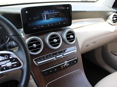 Used 2022 Mercedes-Benz GLC 300 w/ Premium Package Lite image 18